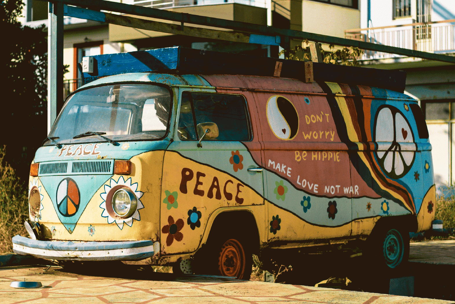 Die Bedeutung des VW Busses für die Hippie-Kultur